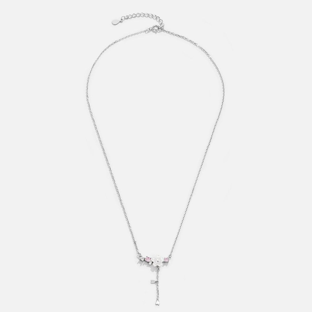 Halsband med körsbärsblommor