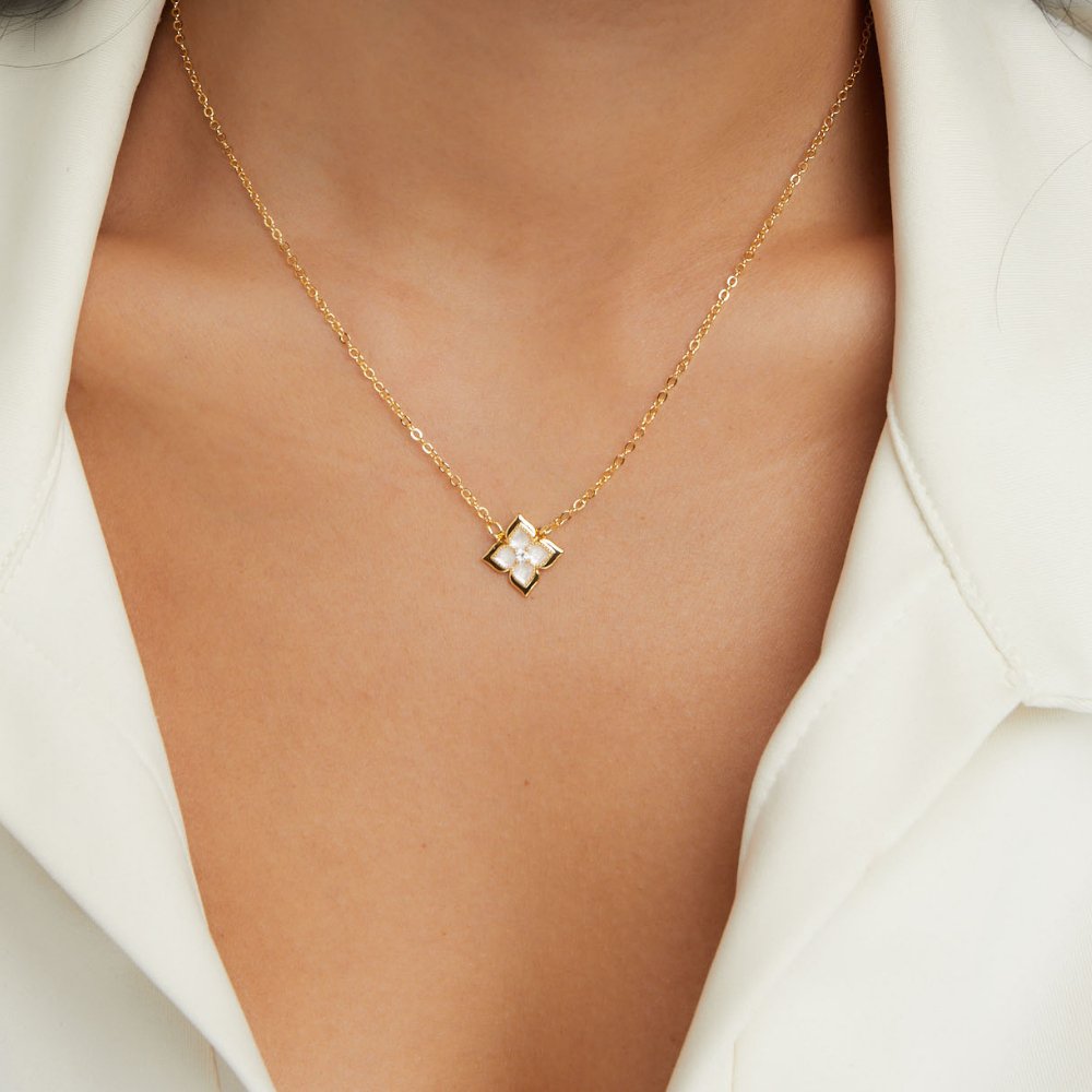 Dahlia-halsband med kors-kluster