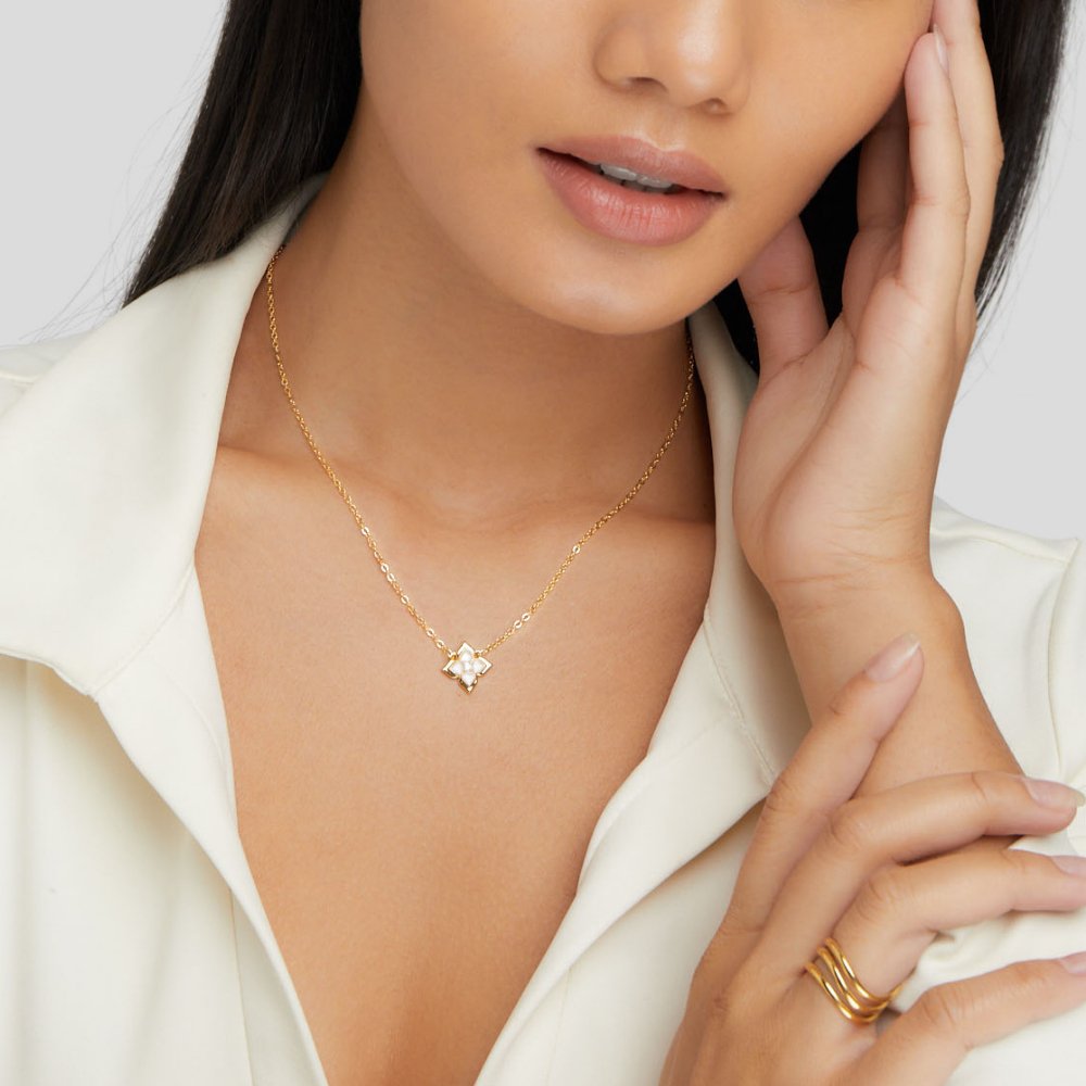 Dahlia-halsband med kors-kluster