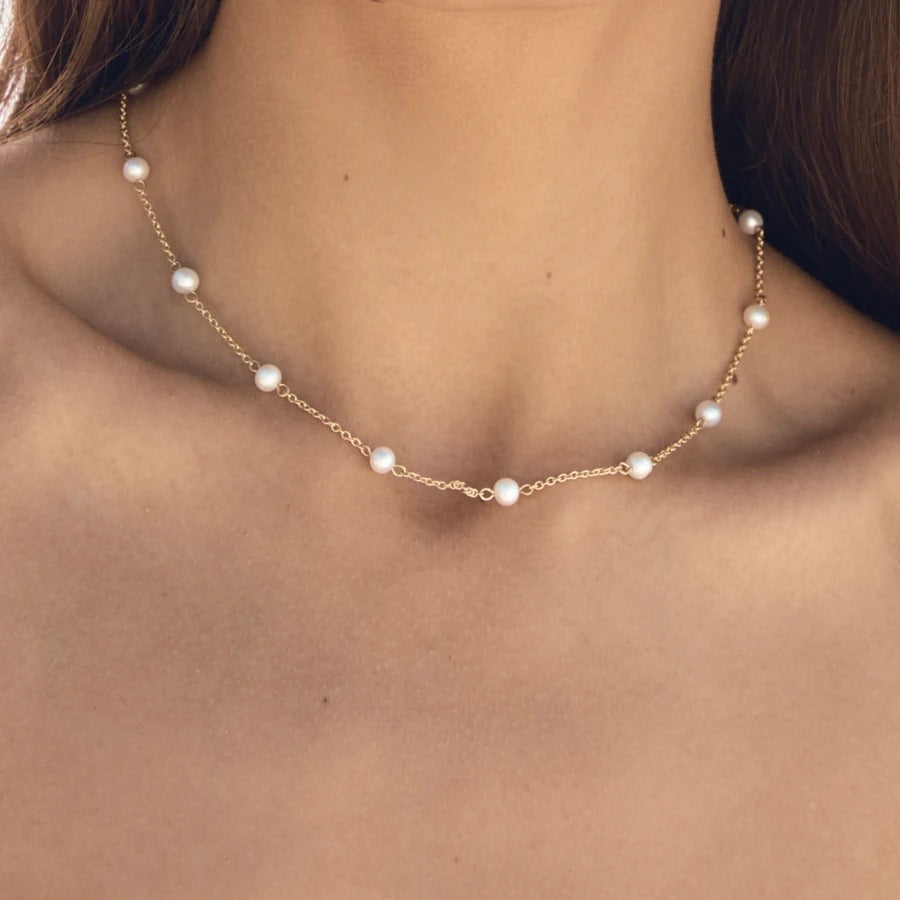Halsband med pärlor från ön