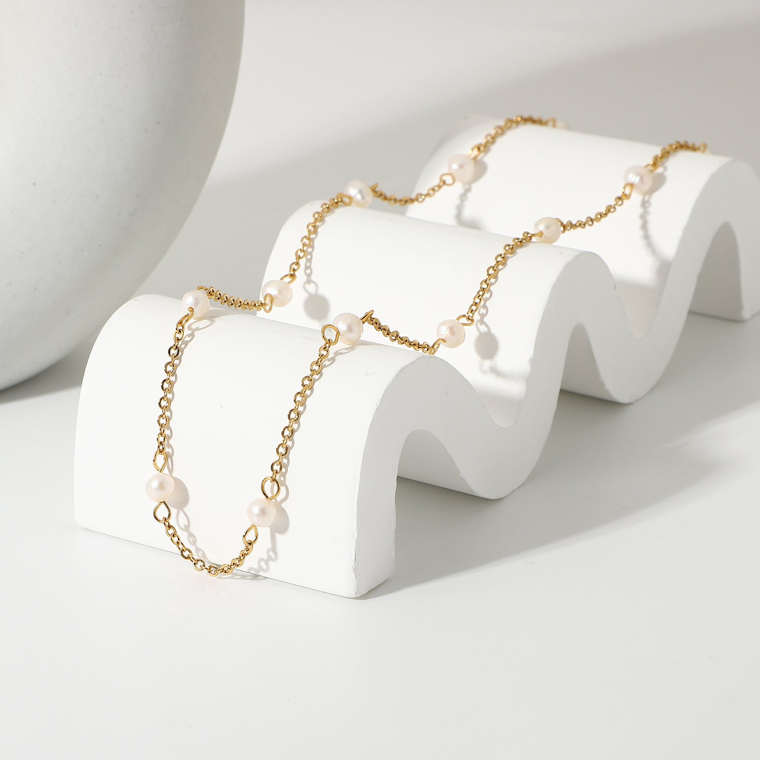 Halsband med pärlor från ön