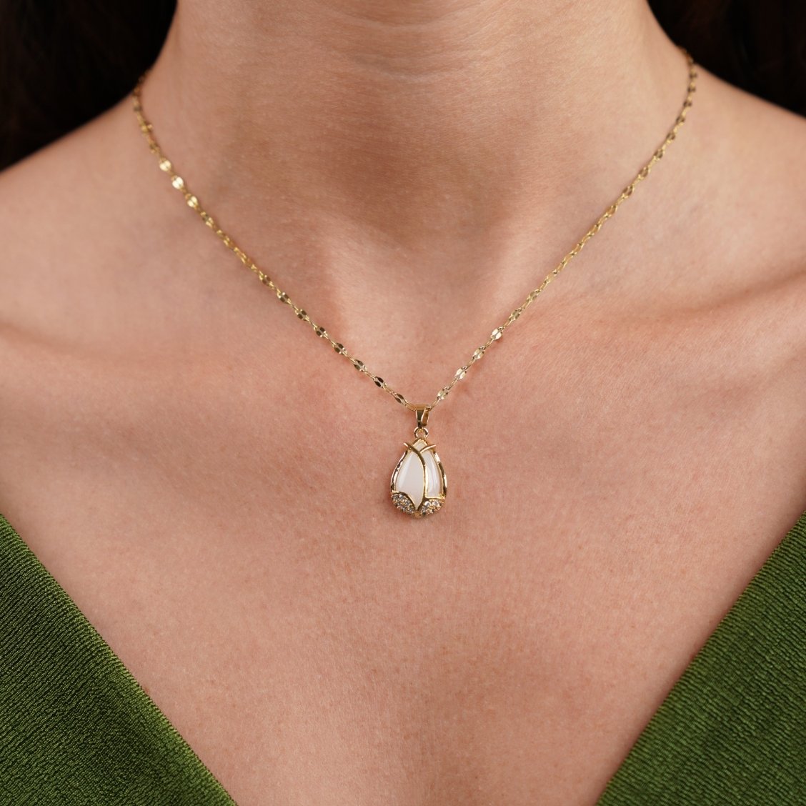 Halsband med tulpaner