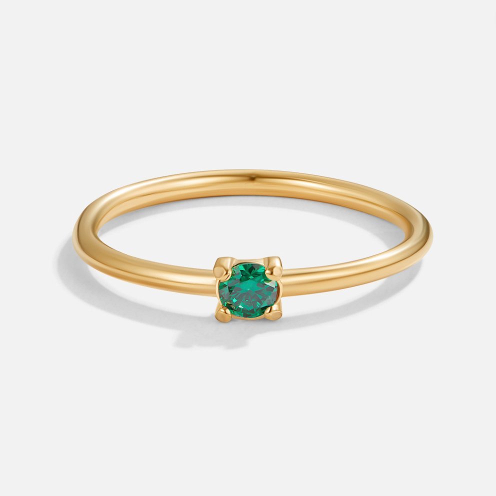 Ring med födelsesten