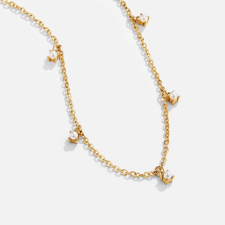 Halsband med pärlor