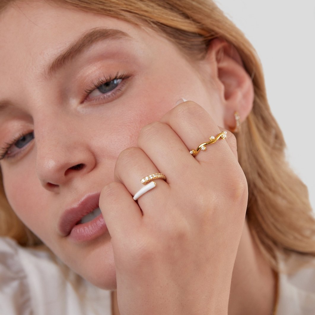 Platt ring med pärlor